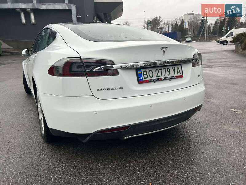 Лифтбек Tesla Model S 2014 в Тернополе