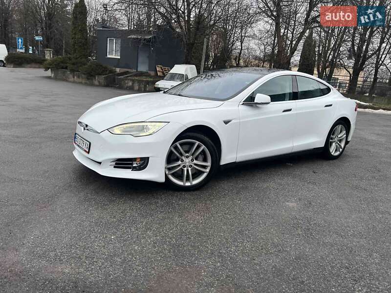 Лифтбек Tesla Model S 2014 в Тернополе