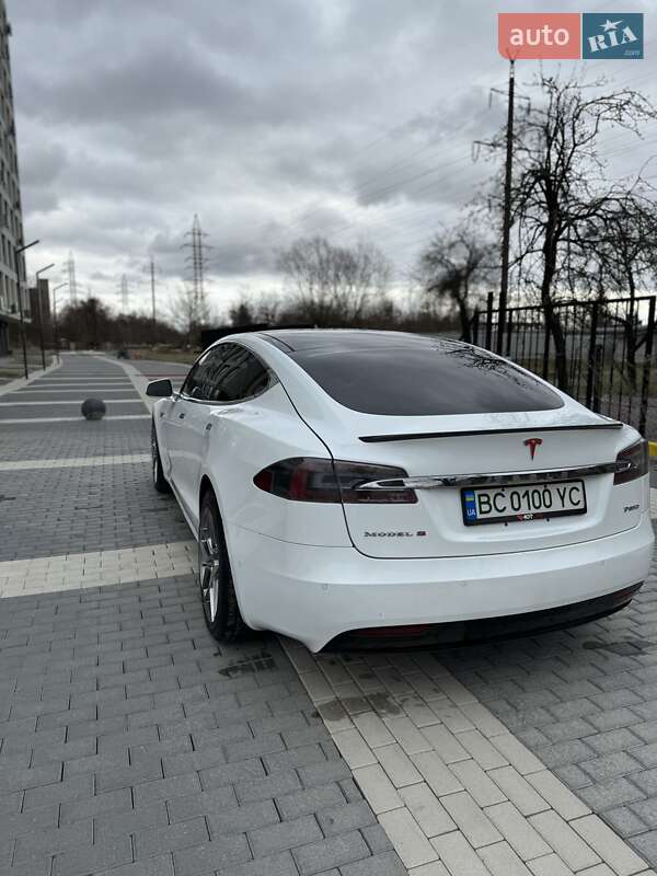 Лифтбек Tesla Model S 2014 в Львове