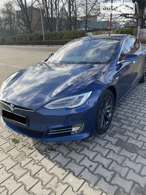 Ліфтбек Tesla Model S 2017 в Житомирі