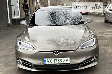 Ліфтбек Tesla Model S 2016 в Дніпрі