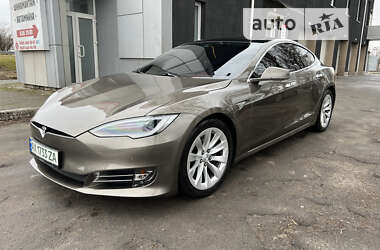 Лифтбек Tesla Model S 2016 в Днепре