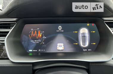 Ліфтбек Tesla Model S 2016 в Дніпрі