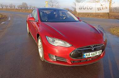 Ліфтбек Tesla Model S 2014 в Вінниці