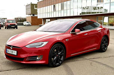 Лифтбек Tesla Model S 2018 в Киеве