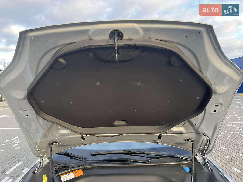 Лифтбек Tesla Model S 2013 в Ковеле