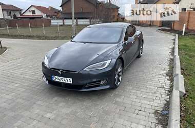 Ліфтбек Tesla Model S 2015 в Одесі