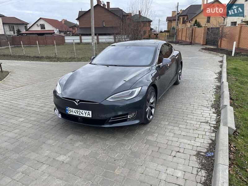 Ліфтбек Tesla Model S 2015 в Одесі