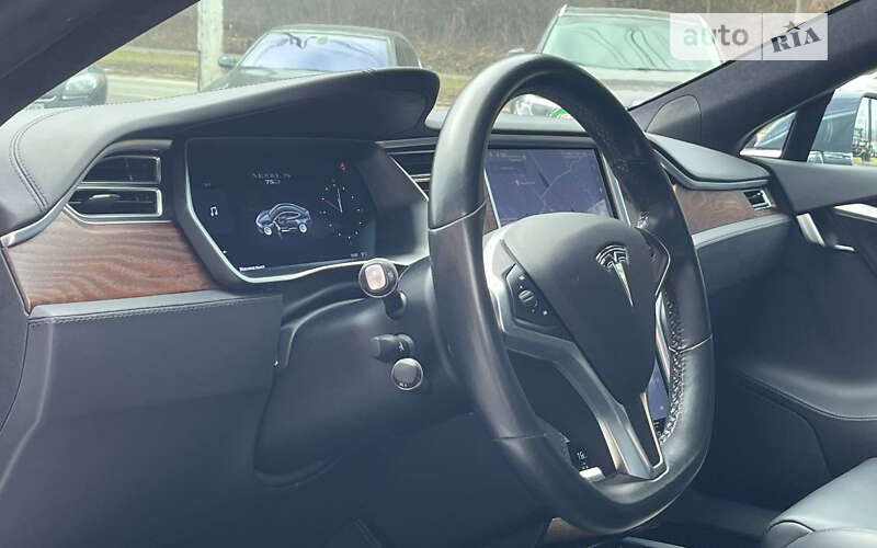 Ліфтбек Tesla Model S 2018 в Чернівцях