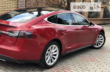 Ліфтбек Tesla Model S 2013 в Чернівцях