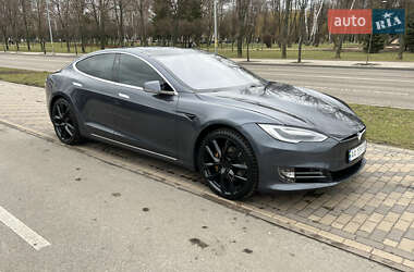 Лифтбек Tesla Model S 2018 в Киеве