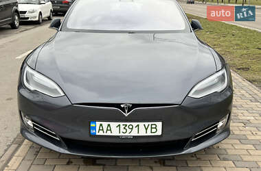 Лифтбек Tesla Model S 2018 в Киеве