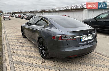 Лифтбек Tesla Model S 2018 в Киеве