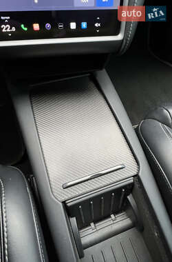 Лифтбек Tesla Model S 2018 в Киеве