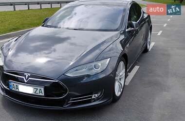 Ліфтбек Tesla Model S 2015 в Києві