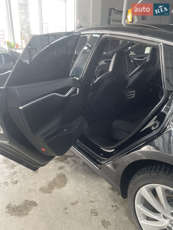 Лифтбек Tesla Model S 2014 в Николаеве