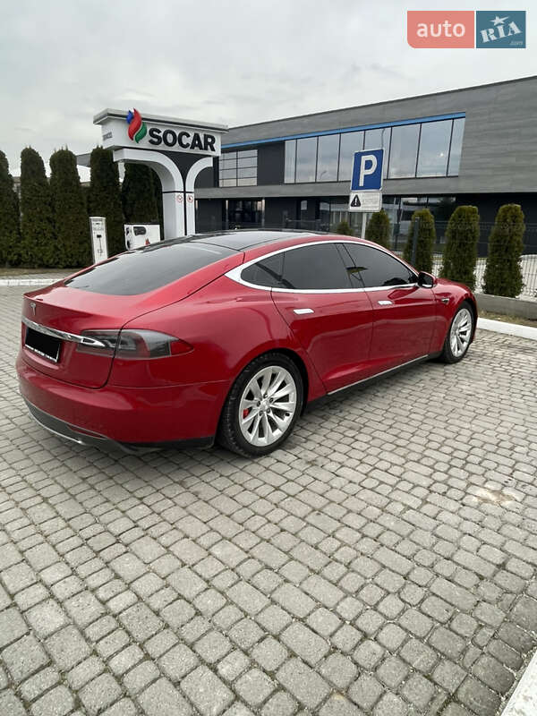Лифтбек Tesla Model S 2014 в Львове