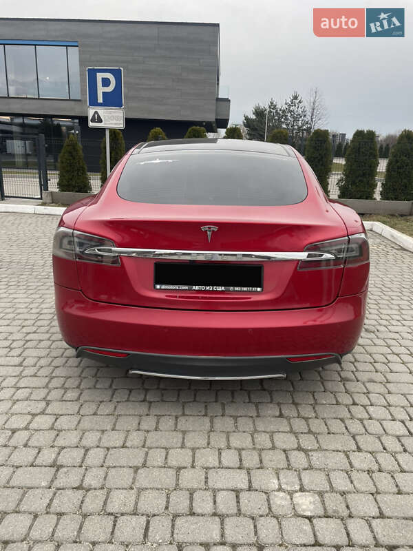 Лифтбек Tesla Model S 2014 в Львове