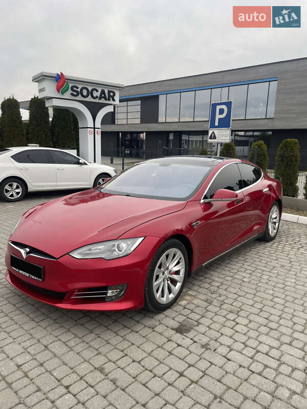 Лифтбек Tesla Model S 2014 в Львове