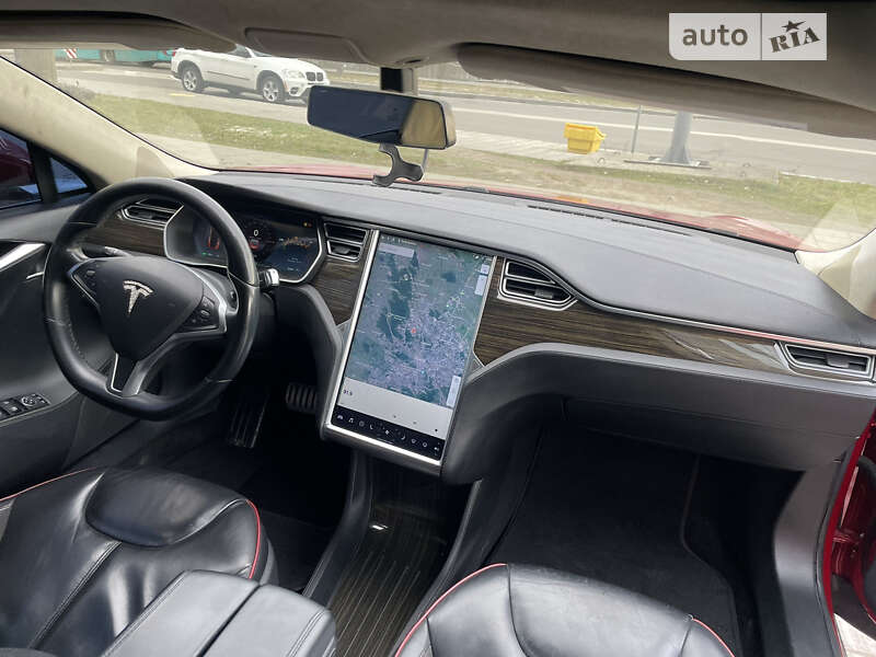 Лифтбек Tesla Model S 2014 в Львове