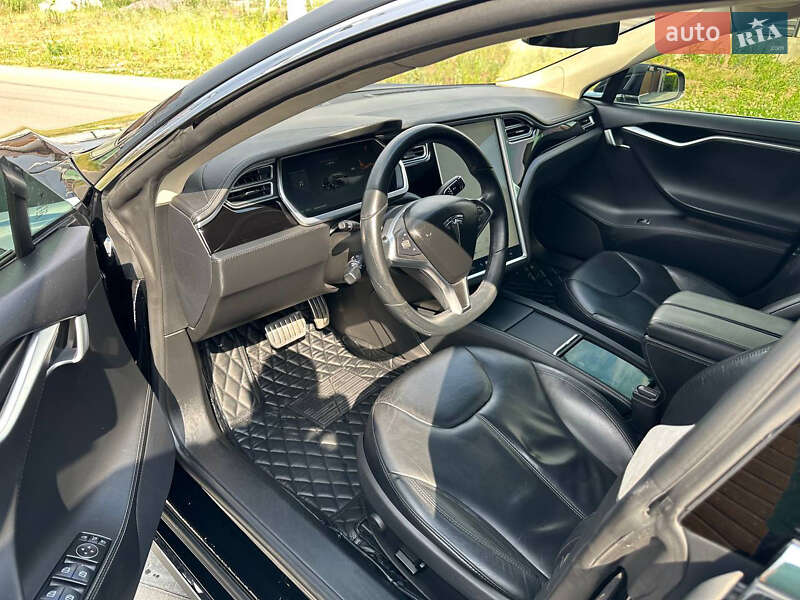 Ліфтбек Tesla Model S 2014 в Києві