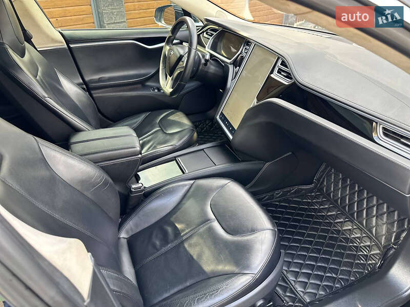 Ліфтбек Tesla Model S 2014 в Києві