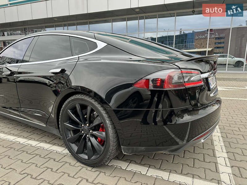 Ліфтбек Tesla Model S 2014 в Києві