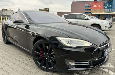 Лифтбек Tesla Model S 2014 в 
