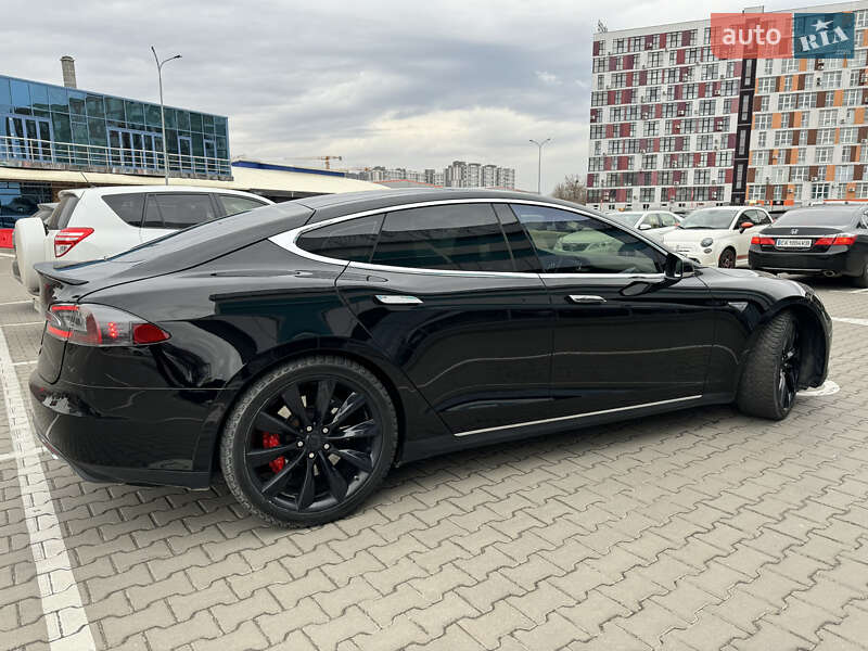 Ліфтбек Tesla Model S 2014 в Києві