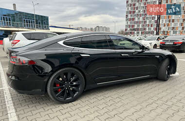 Лифтбек Tesla Model S 2014 в 