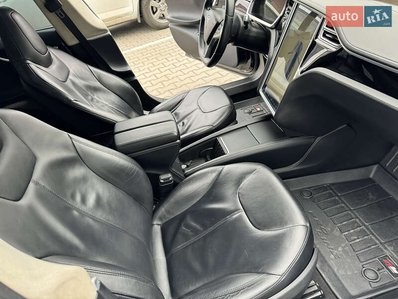 Ліфтбек Tesla Model S 2014 в Києві