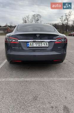 Лифтбек Tesla Model S 2018 в Днепре