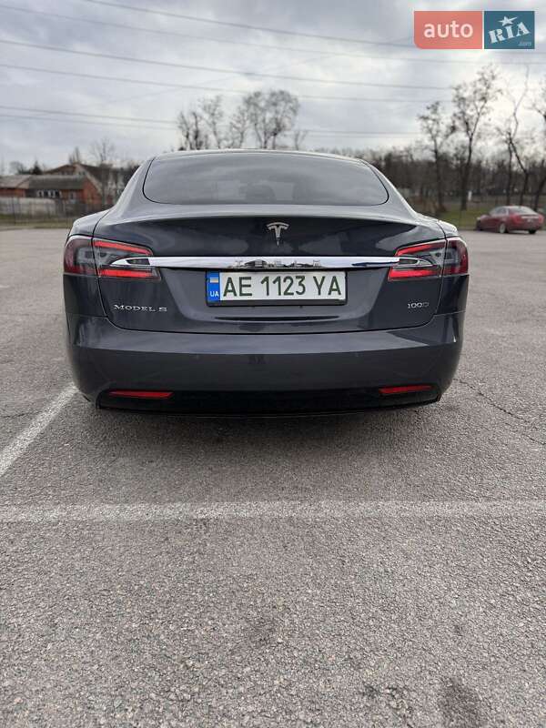 Лифтбек Tesla Model S 2018 в Днепре