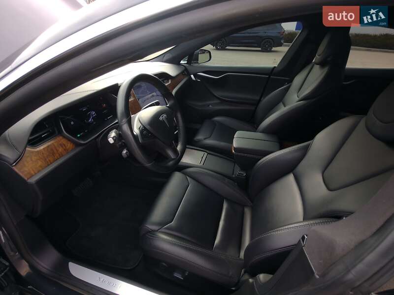 Лифтбек Tesla Model S 2018 в Днепре