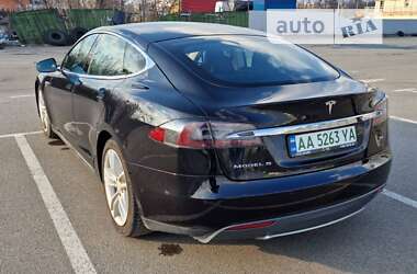 Ліфтбек Tesla Model S 2016 в Києві