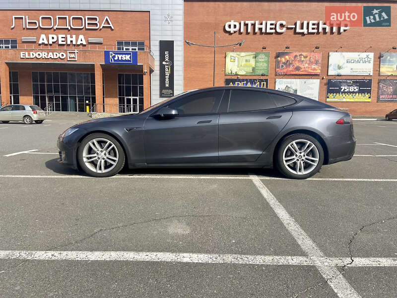Ліфтбек Tesla Model S 2015 в Броварах