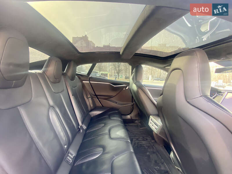 Ліфтбек Tesla Model S 2015 в Броварах