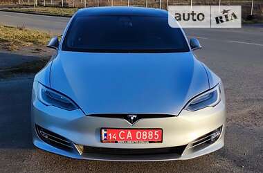 Ліфтбек Tesla Model S 2018 в Львові