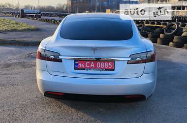 Лифтбек Tesla Model S 2018 в Львове