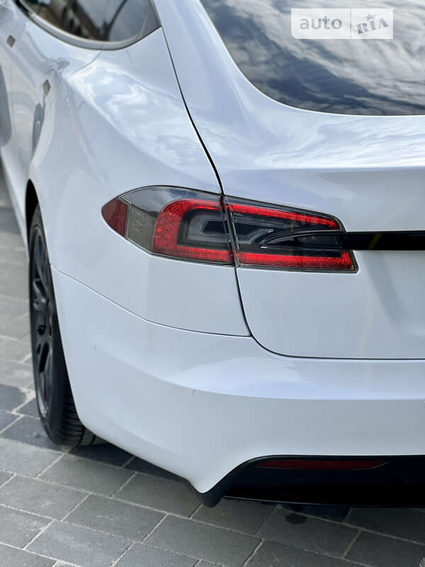 Лифтбек Tesla Model S 2022 в Львове