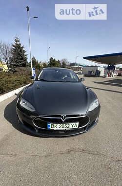 Лифтбек Tesla Model S 2016 в Полтаве