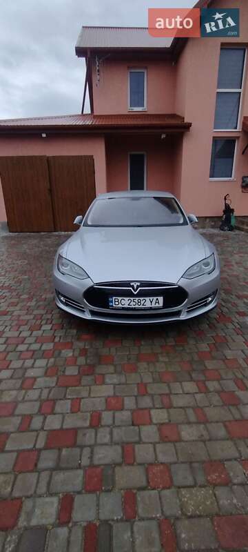 Tesla Model S 2014