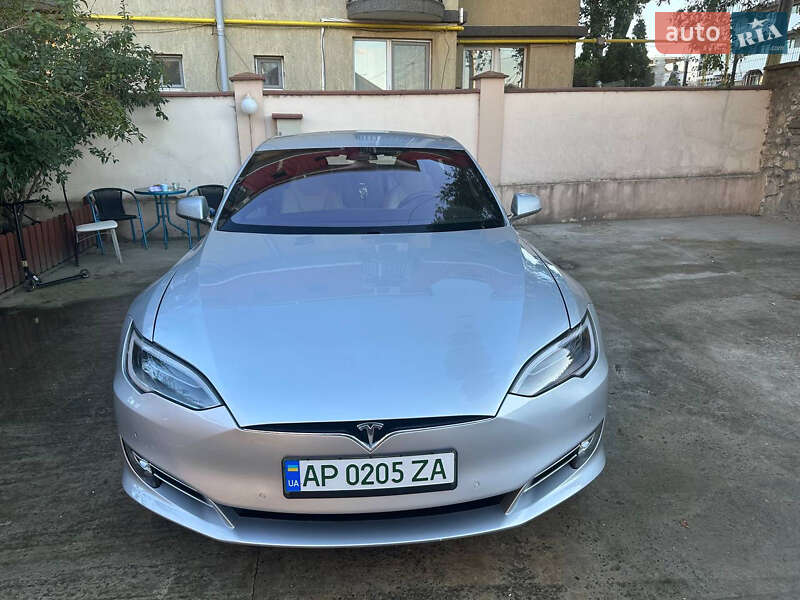 Tesla Model S 2016