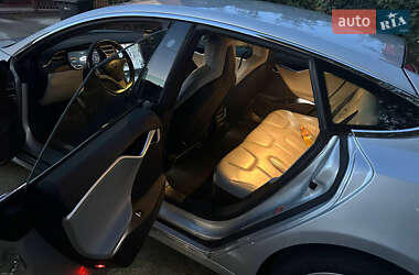 Лифтбек Tesla Model S 2016 в Запорожье