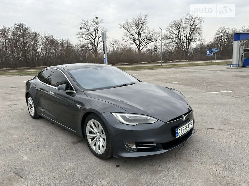 Лифтбек Tesla Model S 2016 в Житомире