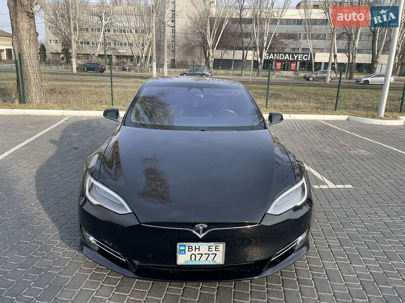 Лифтбек Tesla Model S 2019 в Одессе