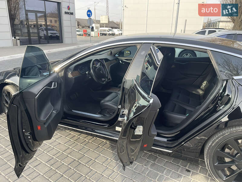 Лифтбек Tesla Model S 2019 в Одессе