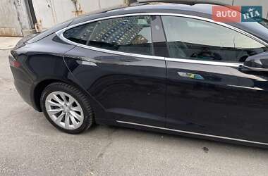 Лифтбек Tesla Model S 2018 в Киеве