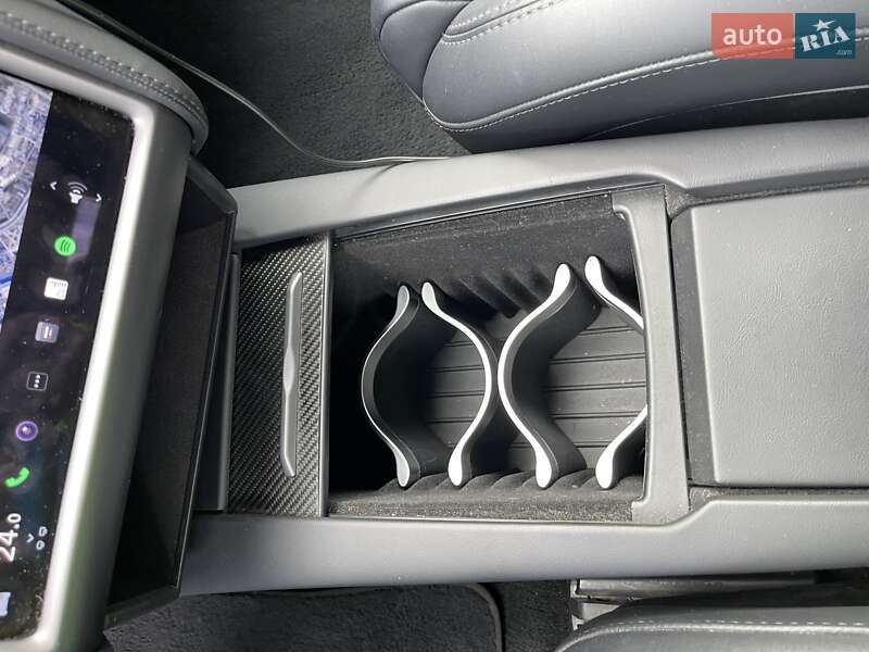 Лифтбек Tesla Model S 2018 в Киеве