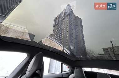 Лифтбек Tesla Model S 2018 в Киеве